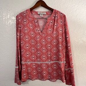 Madeline & Monroe long sleeve blouse